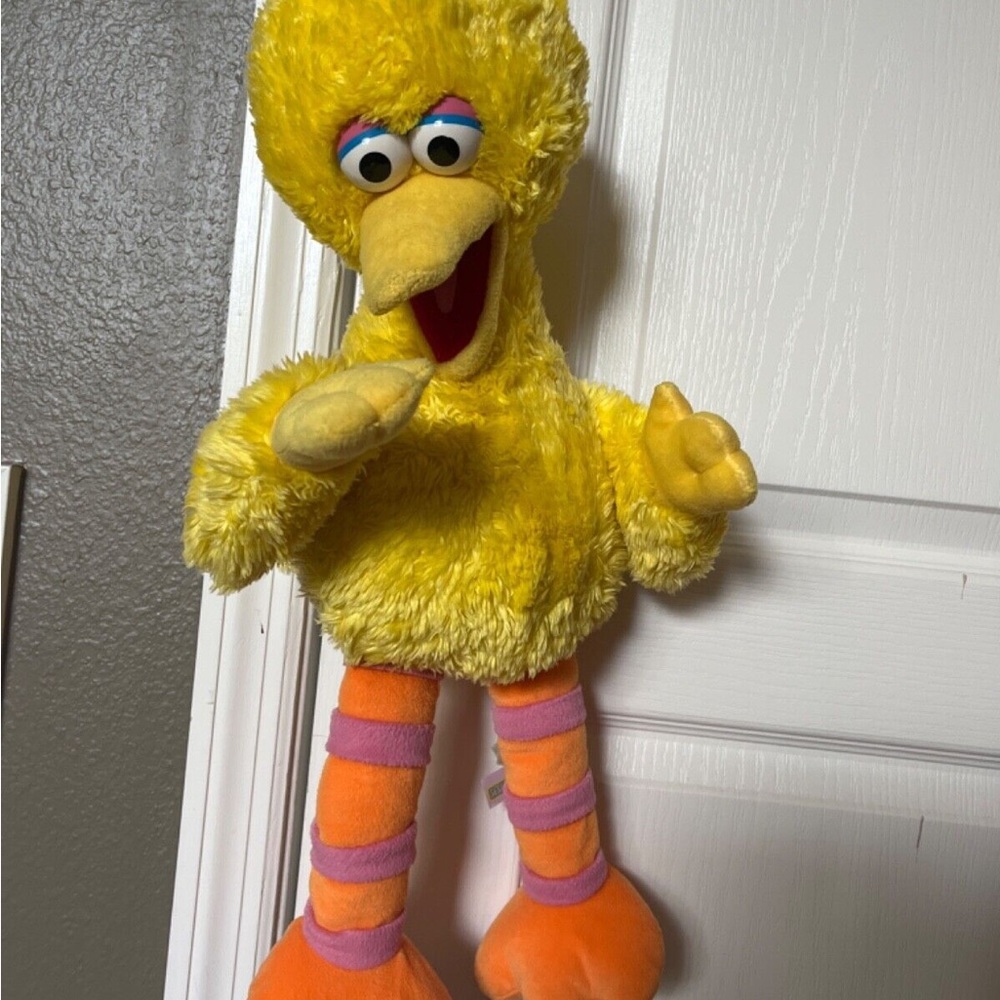 BIG BIRD SESAME STREET STUFFED ANIMAL 22 INC TALL